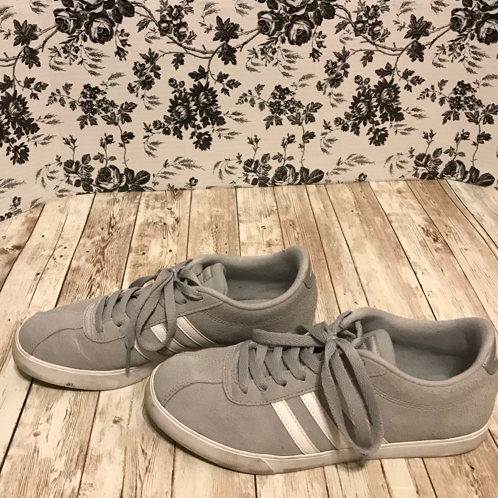 Adidas Sneakers